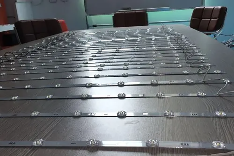成都廣告燈箱制作中燈條多少合適？